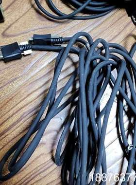 ANPVC 8203  相机连接线，接头一大一小。30万像素议价