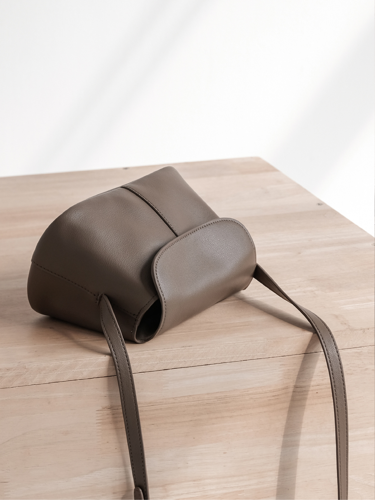 函夏设计小挎包奶茶色