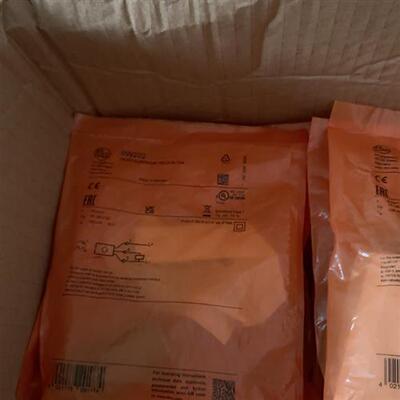 IIW202 易福门传感器开关数量18标价需要直接拍