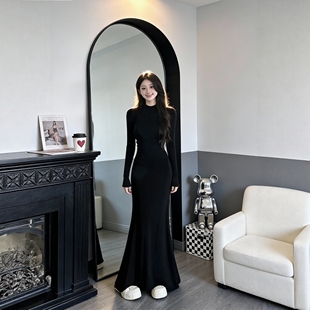 2025秋冬半高领连衣裙鱼尾裙修身收腰显瘦裙子长裙棉加绒加厚