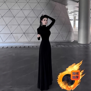 2025秋冬新款复古高级工感高领黑色长袖质感简约高雅连衣长裙
