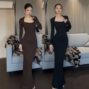 咖色小鱼尾裙方领收腰显瘦连衣裙2025秋冬新款 气质高级感长裙