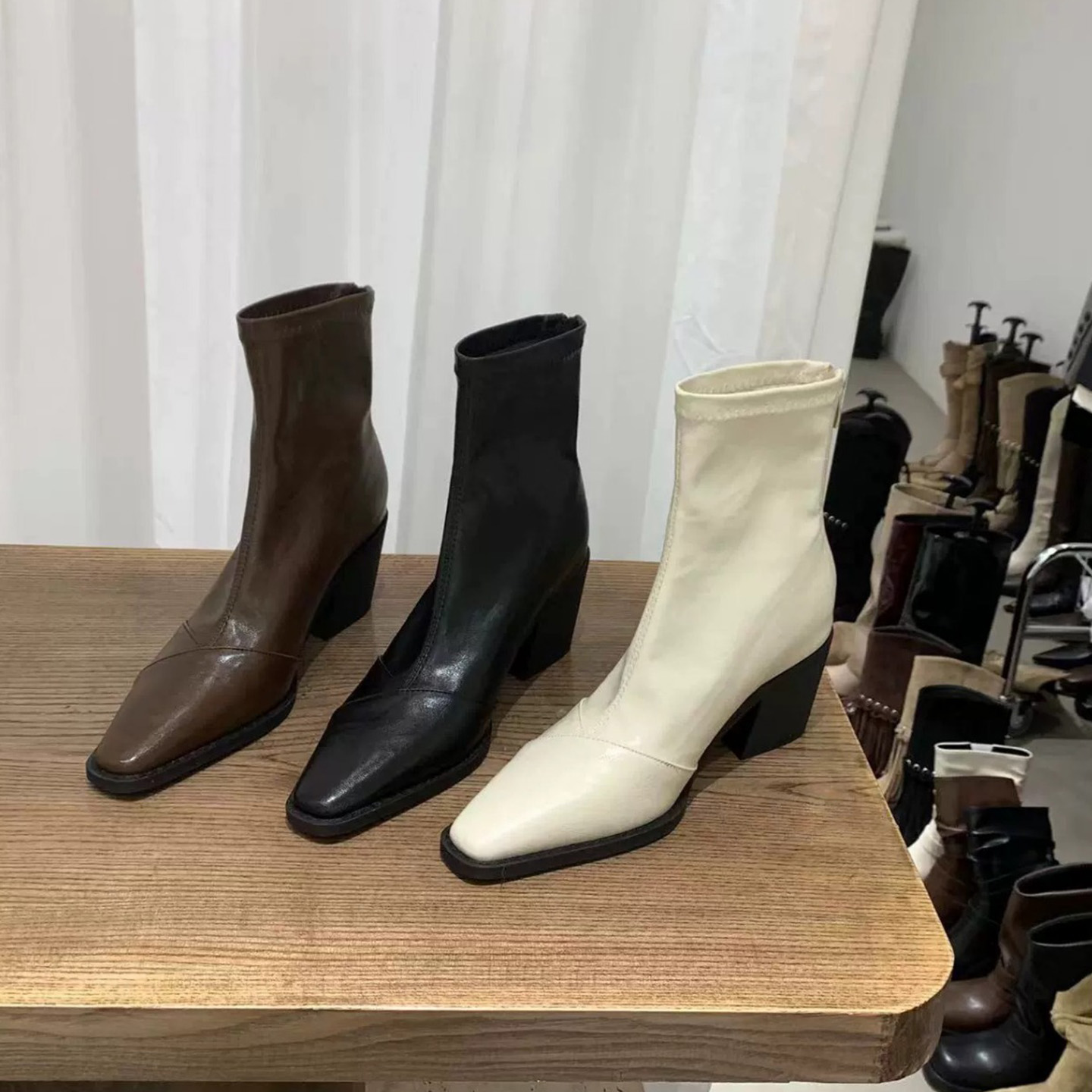 法式瘦瘦靴女羊皮版方头高跟短靴