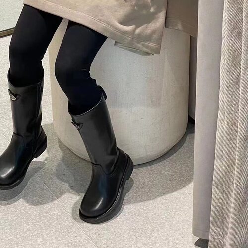 儿童高筒靴2026年冬款时尚三角标骑士靴加绒保暖女孩黑色长靴潮流