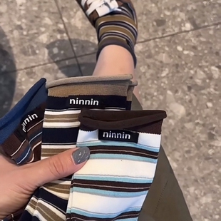 轻复古超有范儿 彩色条纹卷边中筒袜子女ins潮百搭简约纯棉袜春秋