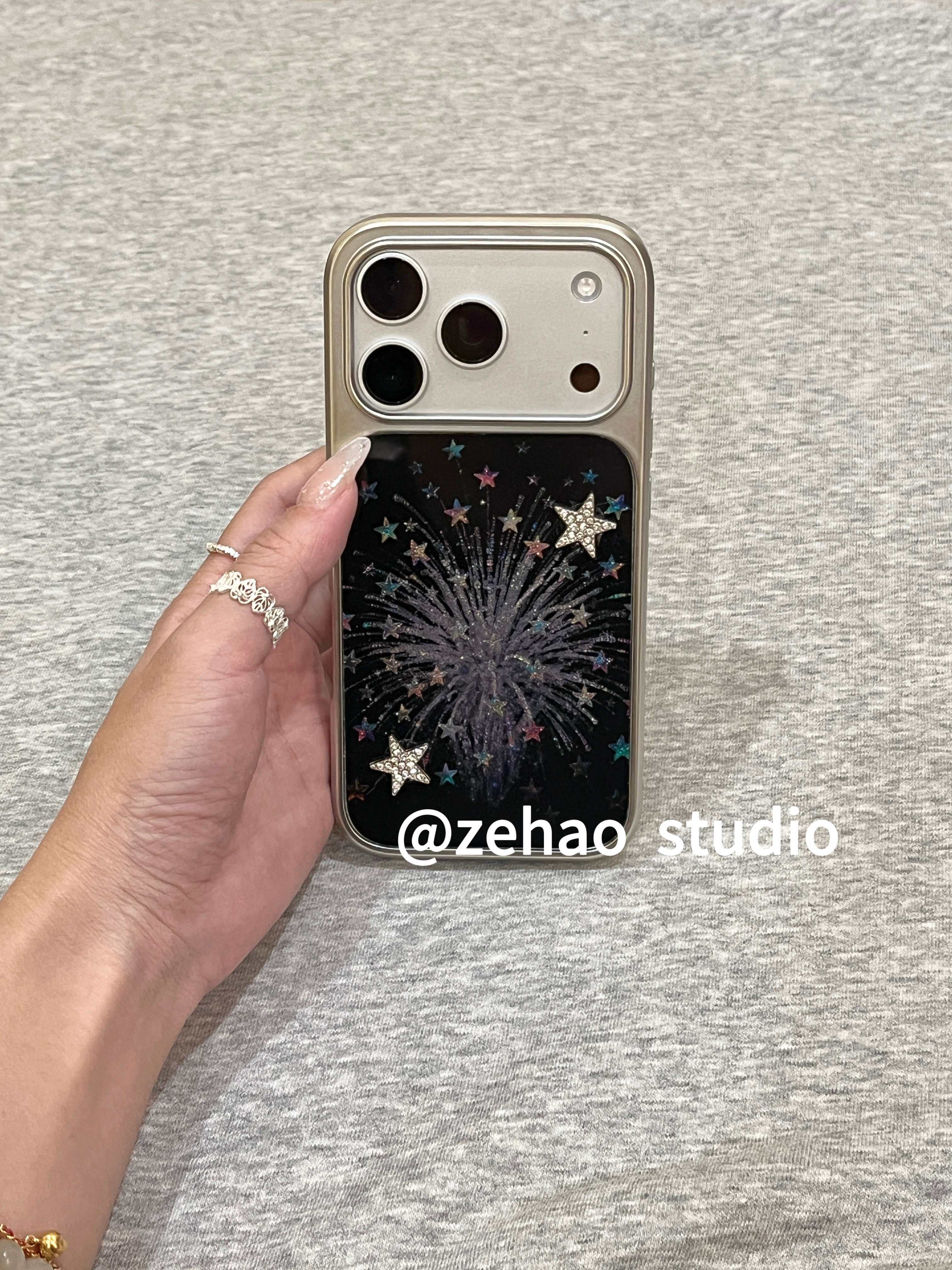 西多士电镀黑底彩星烟花适用于苹果17promax手机壳iphone16pro保护套15