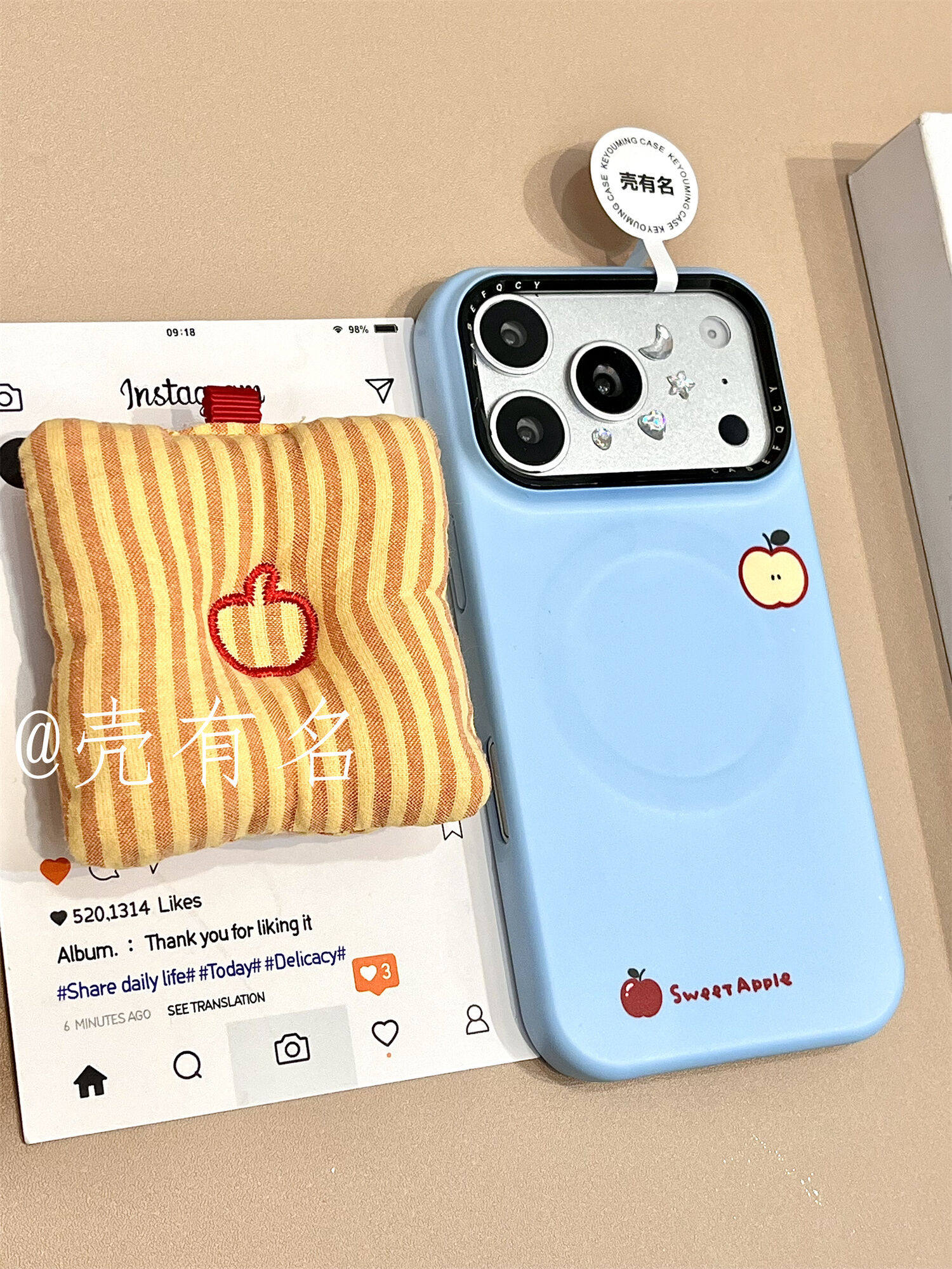 西多士韩系蓝底英文苹果抱枕磁吸支架适用苹果17手机壳iPhone16/15/14