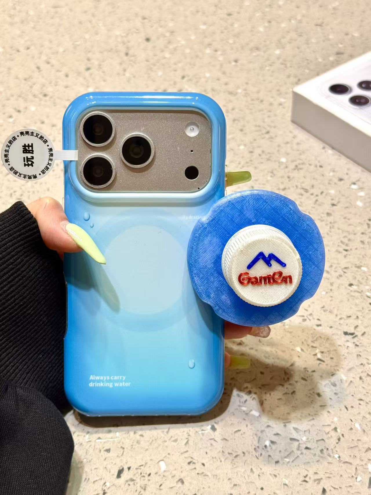 西多士渐变蓝矿泉水瓶盖磁吸支架适用苹果18promax手机壳17iphone16/15