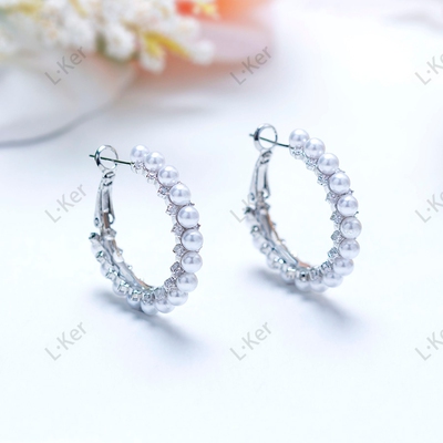 [珠光宝气] 2025法式浪漫珠珠温柔耳圈时尚轻奢满钻设计耳环1138