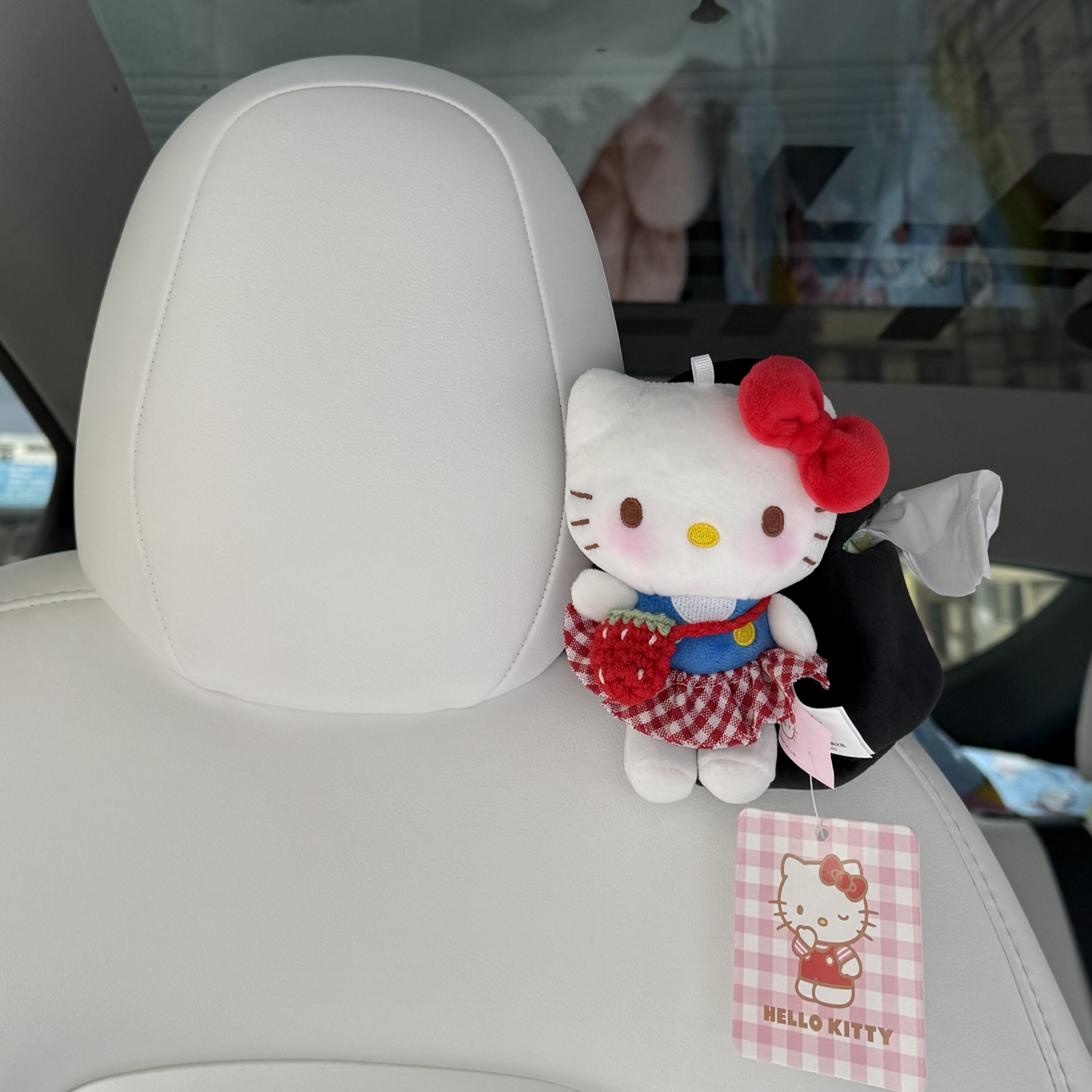 正版经典站姿kitty车载纸巾盒抽纸盒纸巾袋车内装饰摆件新车礼物