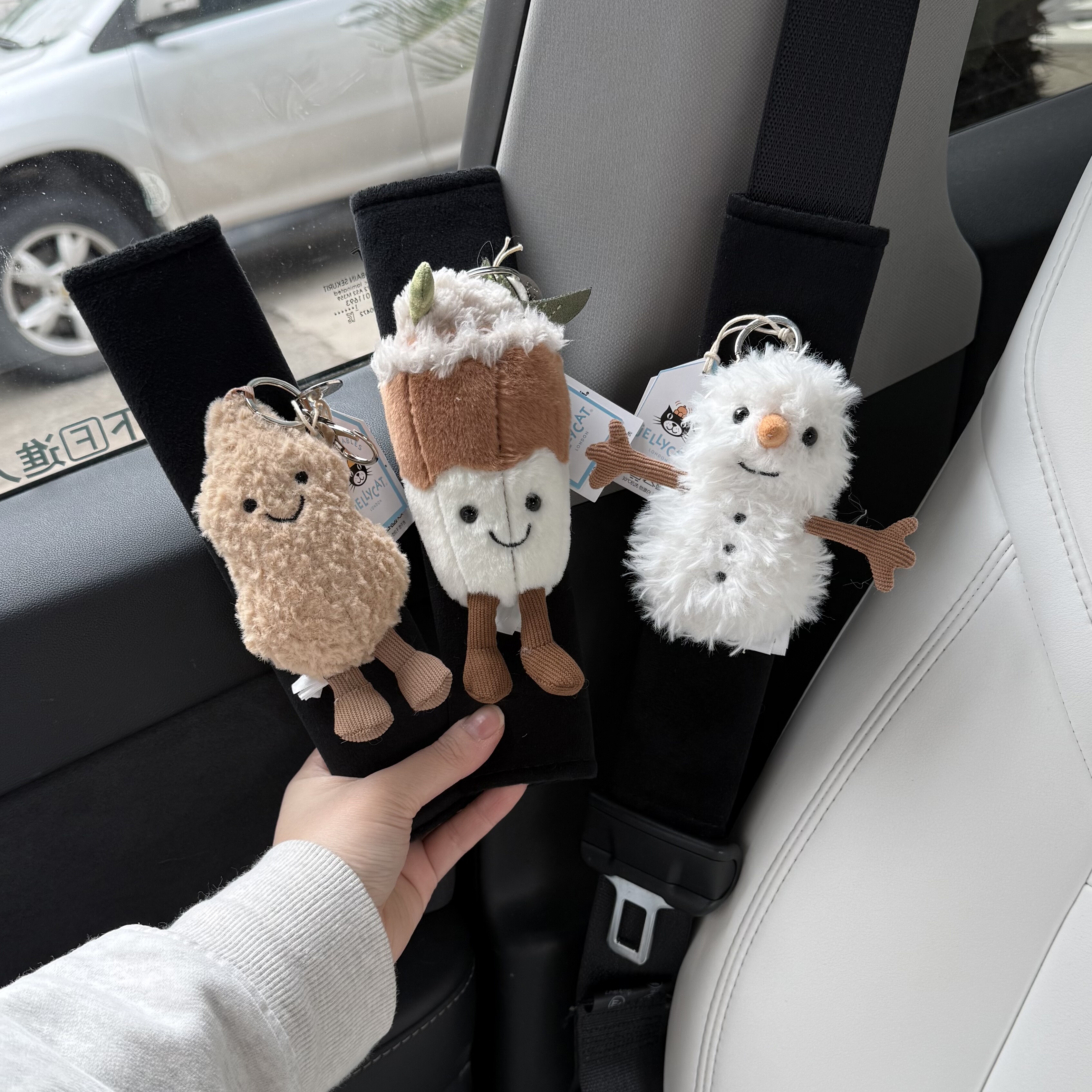 jc同款雪人花生拿铁汽车安全带护肩套车载装饰礼物可爱新车礼物