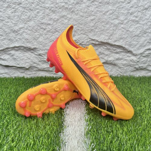 彪马高端MG短钉人草足球鞋