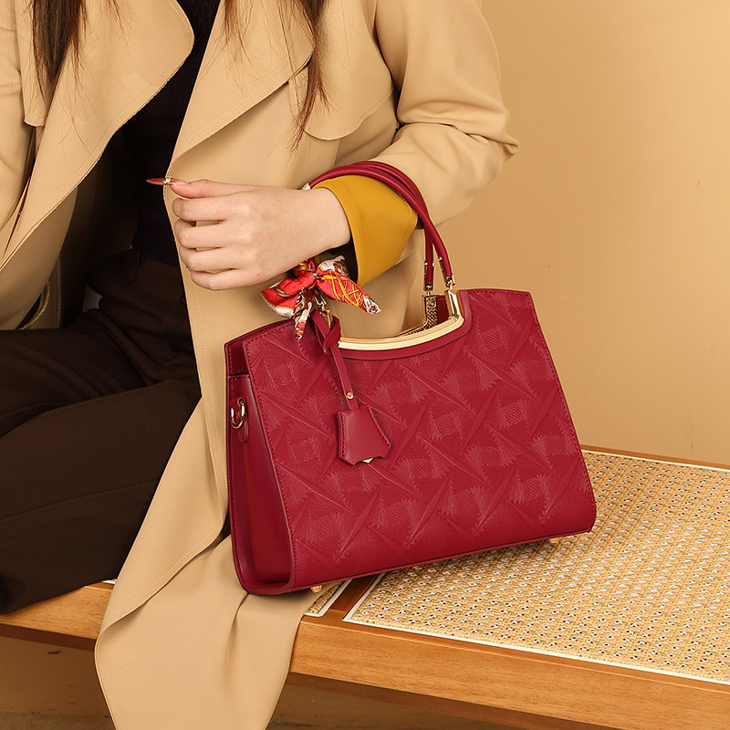 红色包包女大气中年妈妈款结婚包喜婆婆婚宴包礼物通勤手提斜挎包