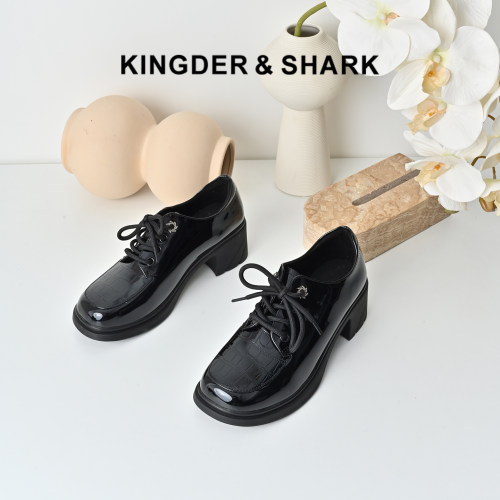 百搭圆头鳄鱼纹中粗跟系带皮鞋