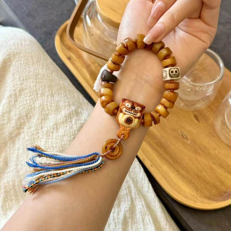 原创新款牛骨大肠搭配鹿角根付老虎令牌牛骨阿呆方块等diy手串