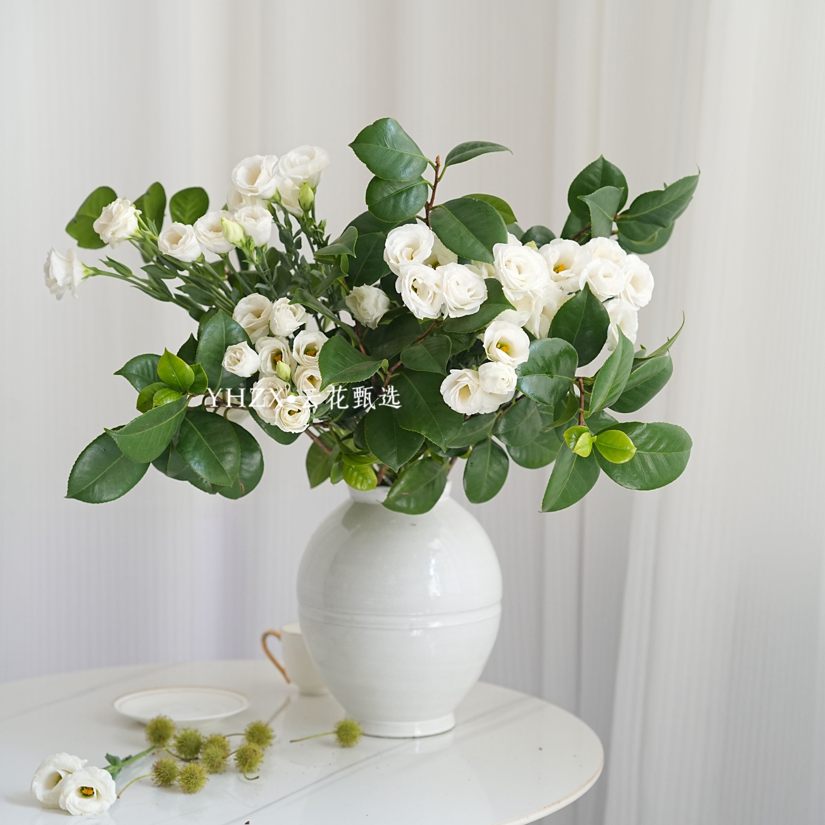 【云花甄选】山茶叶白色洋桔梗家用摆件室内新鲜瓶插花高级感鲜花