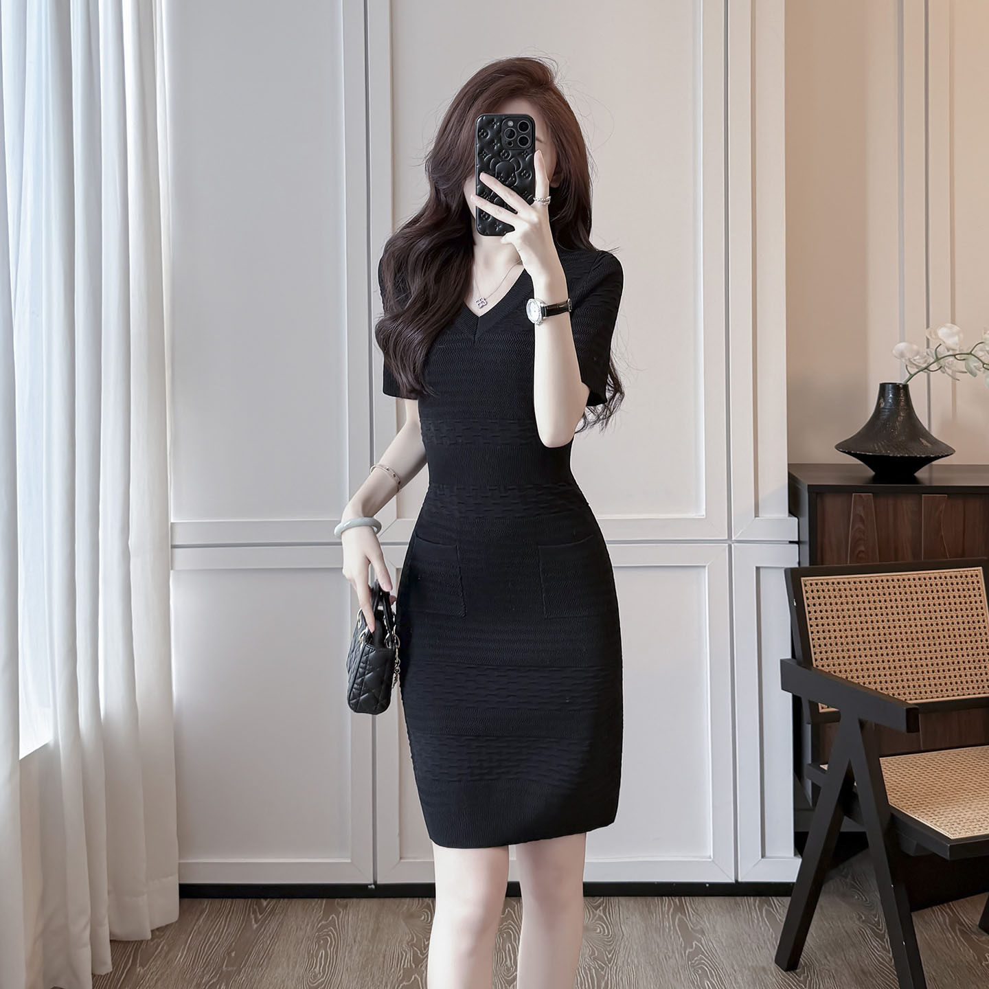 赫本风小黑裙女夏季气质名媛小香风修身显瘦包臀冰丝针织连衣裙