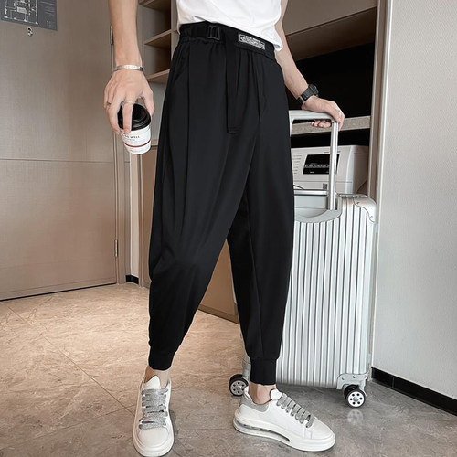 配马丁靴的束脚裤男小脚哈伦西裤