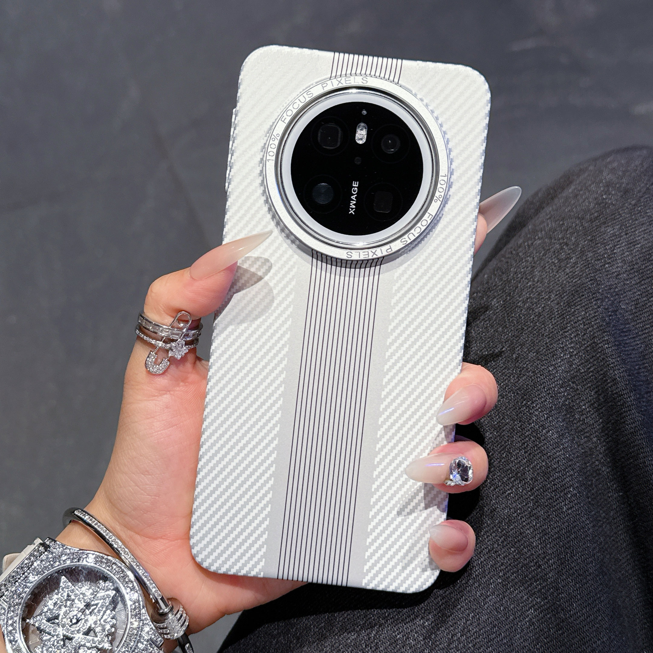超薄浮雕碳纤维纹适用华为mate70pro手机壳新款磁吸充电mate60pro+高级感pura80全包边防摔p50/40pro硬外壳男