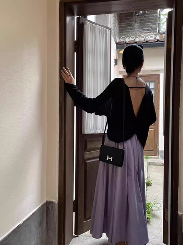 慵懒纯欲扭结露背防晒圆领t恤夏日宽松薄款独特美背长袖罩衫大码