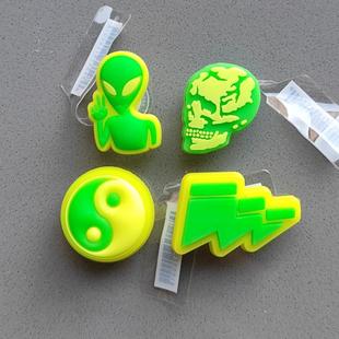 新款Crocs洞洞鞋配饰卡洛驰装饰配件夜光外星人diy可拆卸鞋扣配件