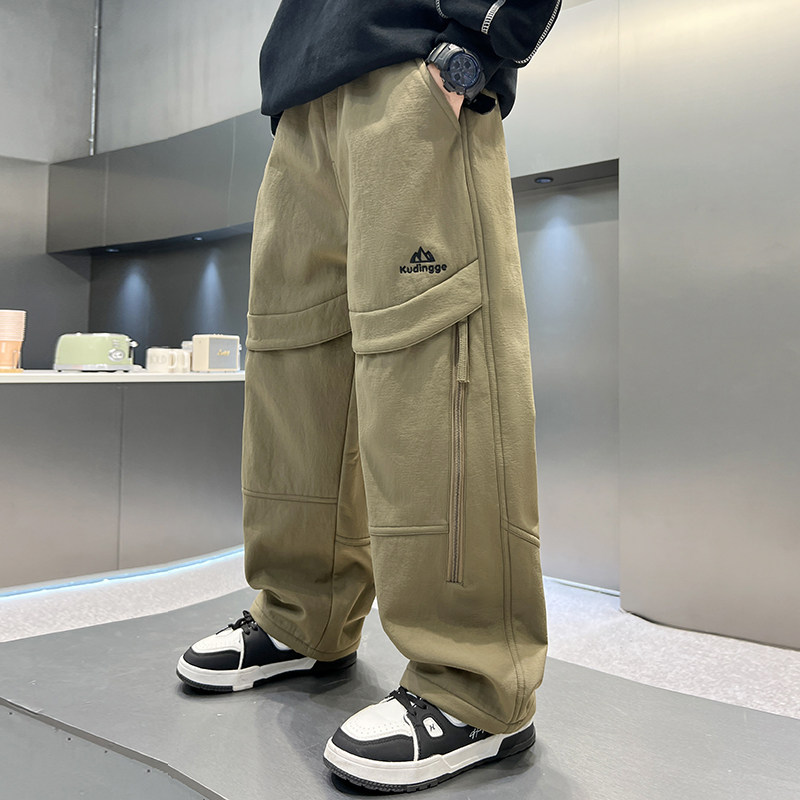 男童裤子春秋款2026新款中大童秋装男孩秋季初中生直筒儿童冲锋裤
