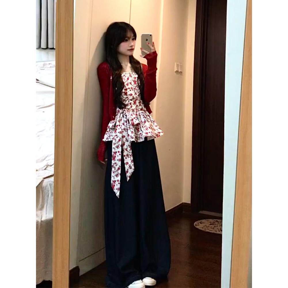 温柔红色针织开衫内搭碎花抹胸上衣女夏季阔腿牛仔裤套装