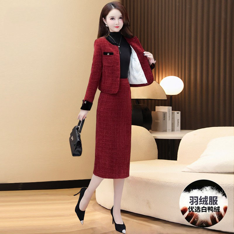 小香风加绒加厚两件套装红色羽绒连衣裙女秋冬季贵夫人阔太太妈妈