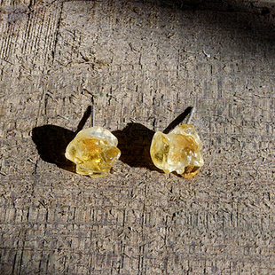 创意石头925纯银天然消磁招财黄水晶原石耳钉 耳环特色碎石耳钉