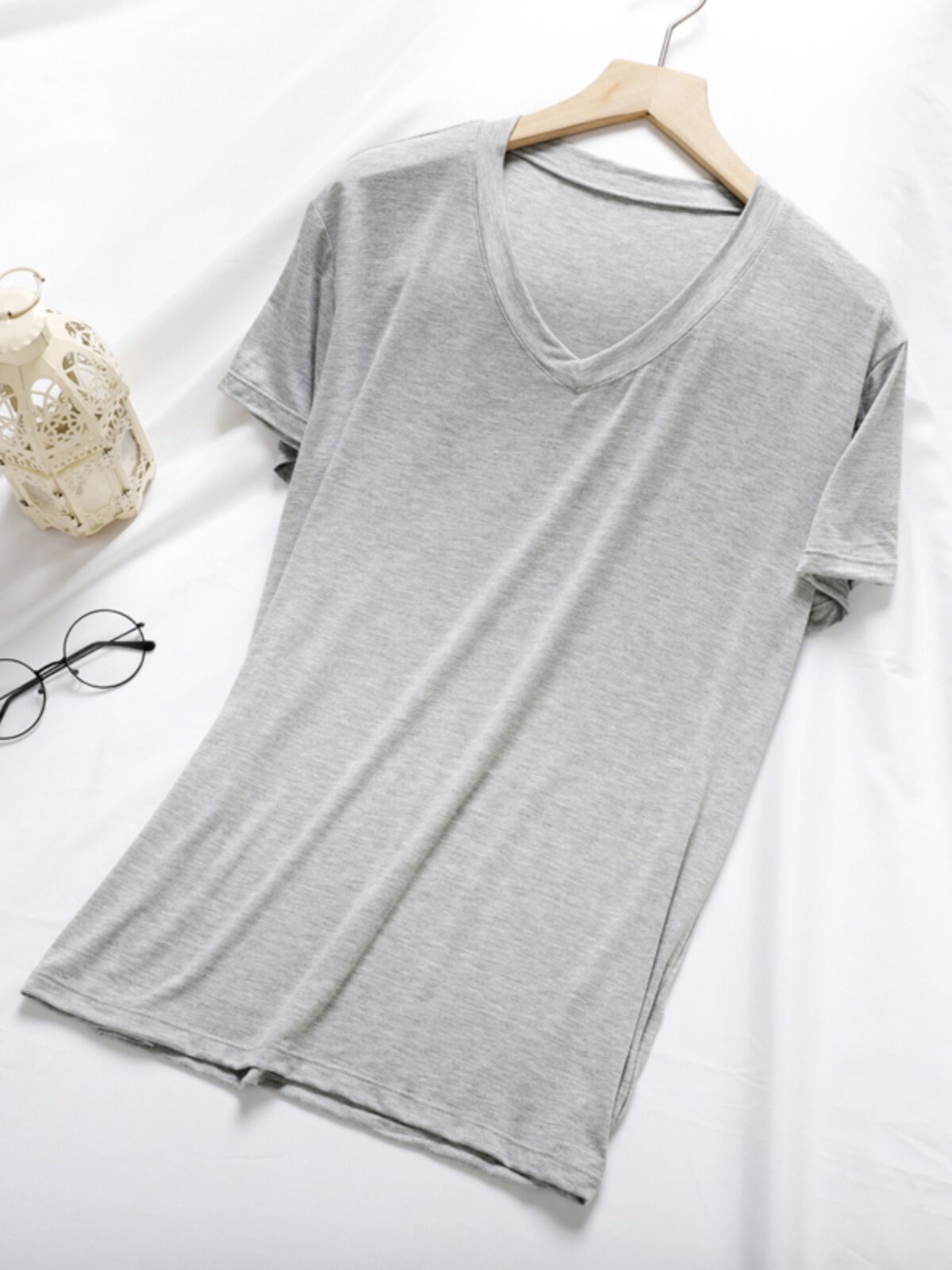 모달 남성 티셔츠 무지 얇은 여름 남성 V 라운드 넥 반팔 바닥 셔츠 심플 스포츠 탑 큰 사이즈 가을