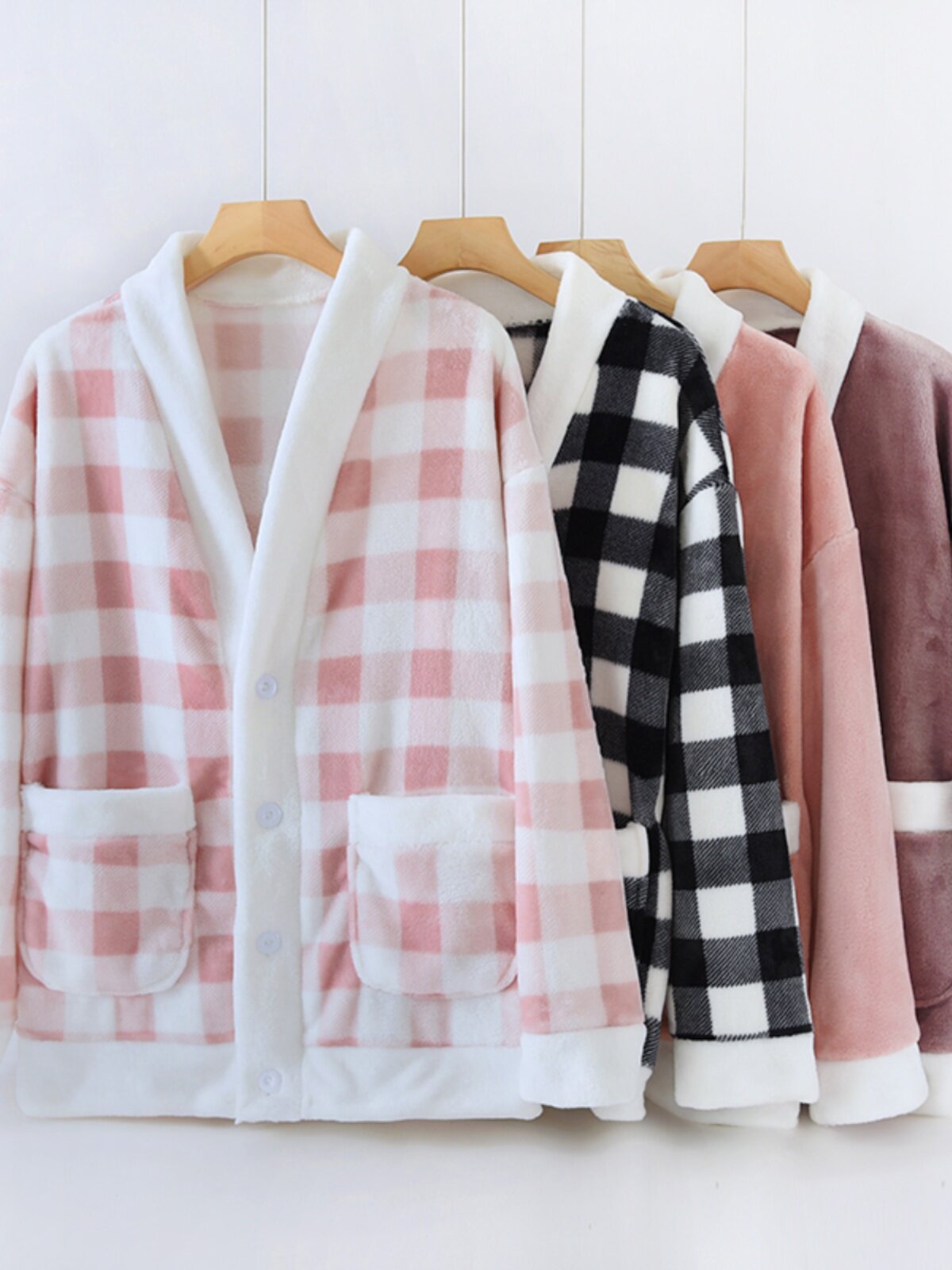 겨울 여성용 플란넬 파자마 상의 두꺼운 벨벳 2024 새로운 겨울 스타일 대형 산호 벨벳 가을 겨울