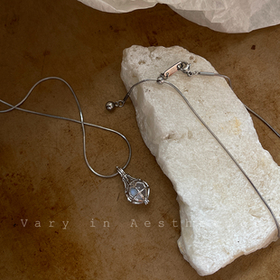 天然月光石复古法式 925银吊坠项链轻奢小众精致高级感毛衣链