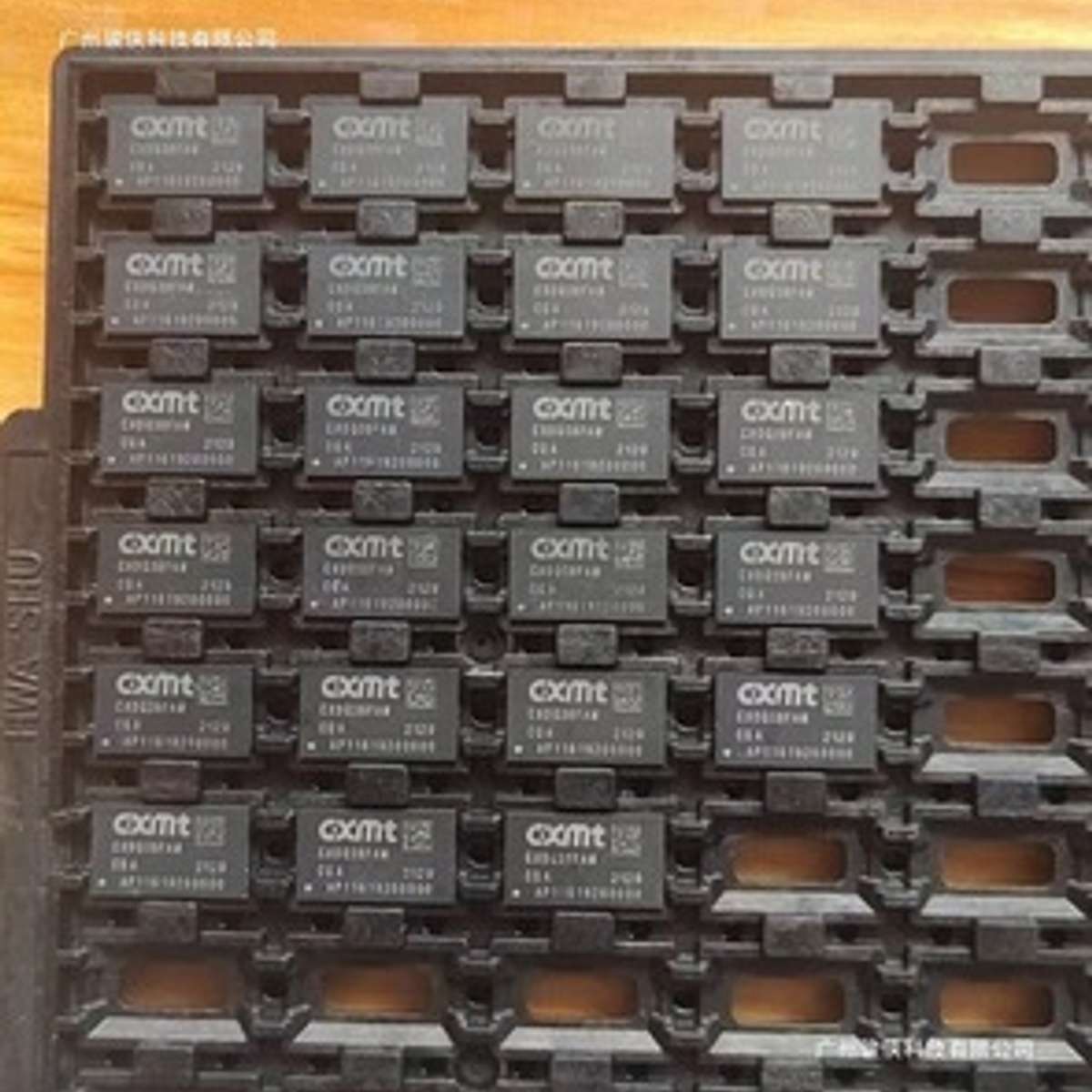 XC7K325T-2FFG676I 可编程逻辑器件CPLD/FPGA IC