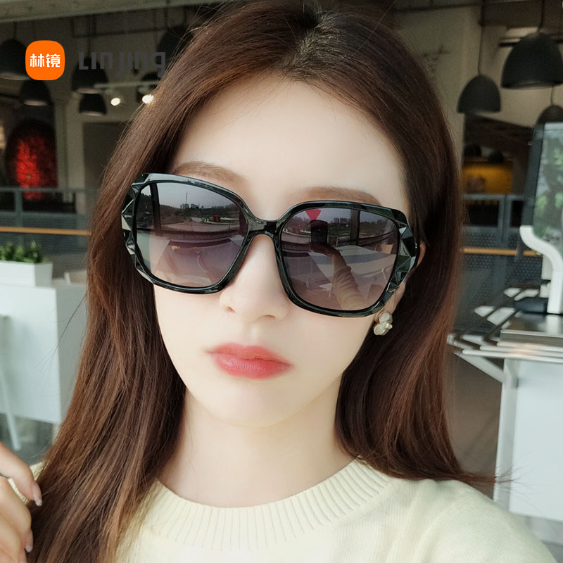 2026年新款大框显瘦墨镜女防紫外线开车偏光太阳镜女夏镶钻眼镜潮