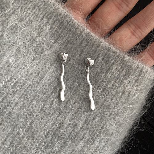 doudoustore长款波浪耳环