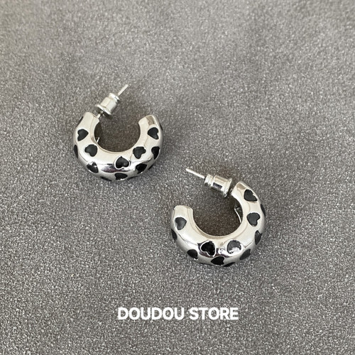 doudoustoreC形爱心耳环