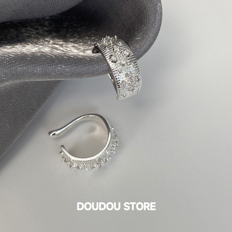 DOUDOUSTORE 宫廷风精致耳骨夹通勤法式复古镶钻设计感耳夹个性百