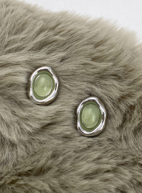 DOUDOU STORE 春之幽925银针春天绿色几何椭圆耳钉新中式清冷日常