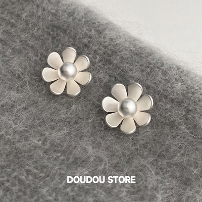 doudoustore哑银花朵耳钉