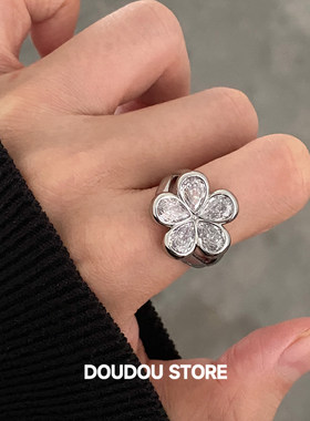 锆石花朵开口戒指可调节