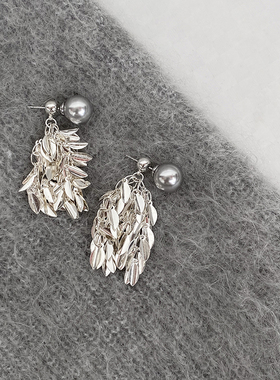 DOUDOUSTORE粼粼波光925银针清冷灰色珍珠流苏耳环穗穗平安长款