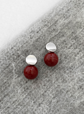 DOUDOUSTORE红豆925银针小众设计感简约酒红色耳钉光面耳环耳饰