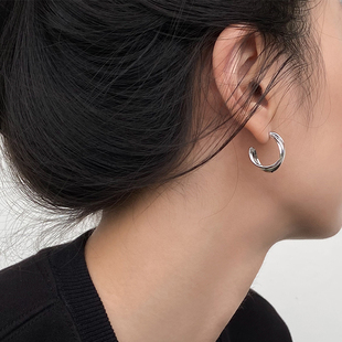 DOUDOUSTORE925银针几何简洁c形耳圈耳环女质感扭曲麻花耳钉耳饰
