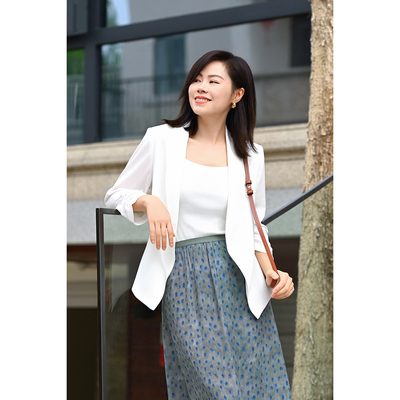 优衣美2025春新款通勤七分袖灯笼袖修身女西装外套16142