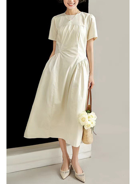 优衣美圆领时尚收腰垂顺性感舒适透气显瘦捏褶连衣裙32337