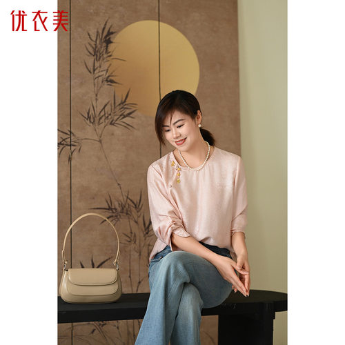 优衣美领口金属装饰H型上衣长袖显瘦遮肉时髦提花衬衫13207