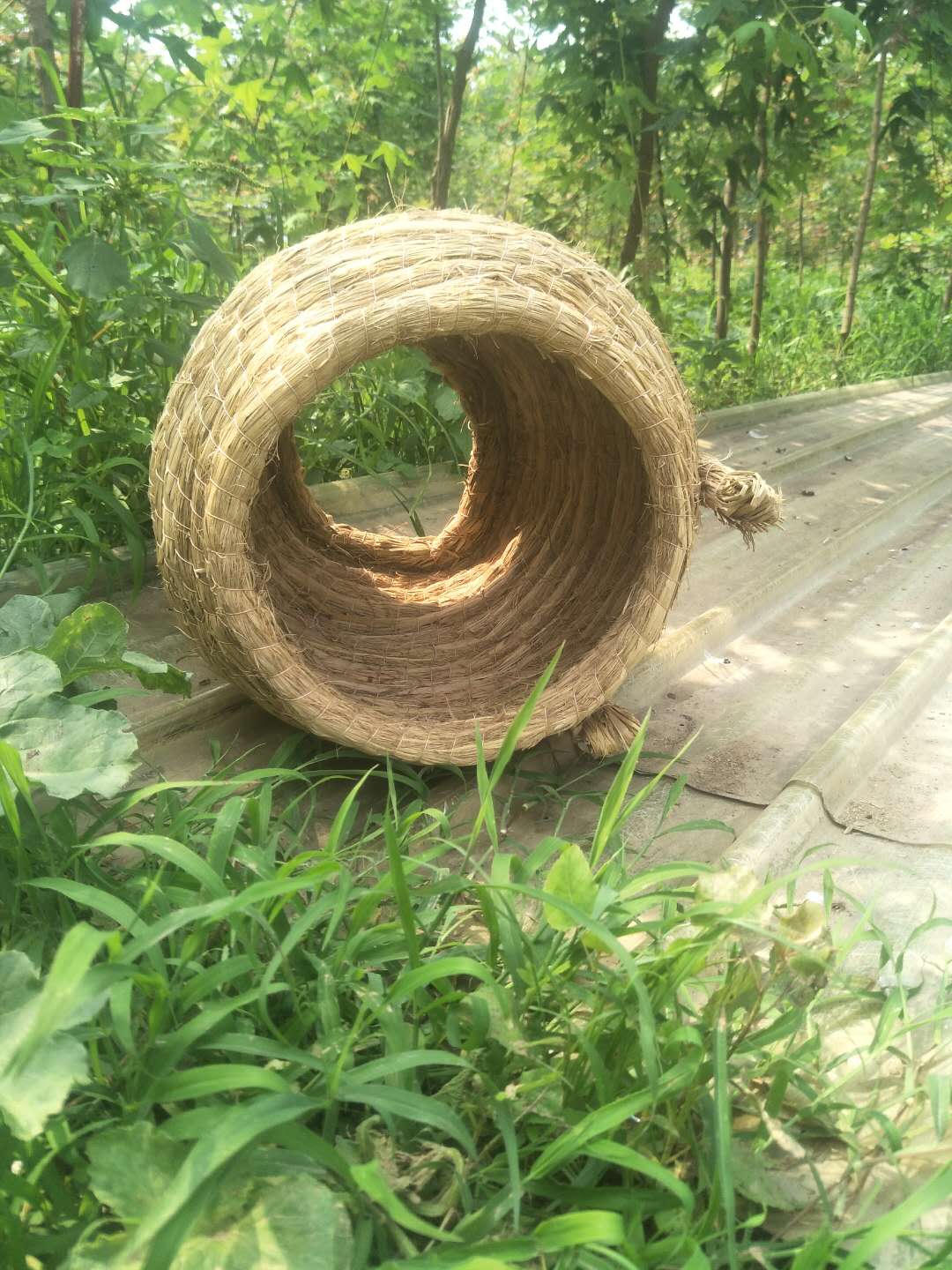 草编鸡窝下蛋窝大号家用鸡舍户外散养特大号防雨保暖稻草窝大型鹅