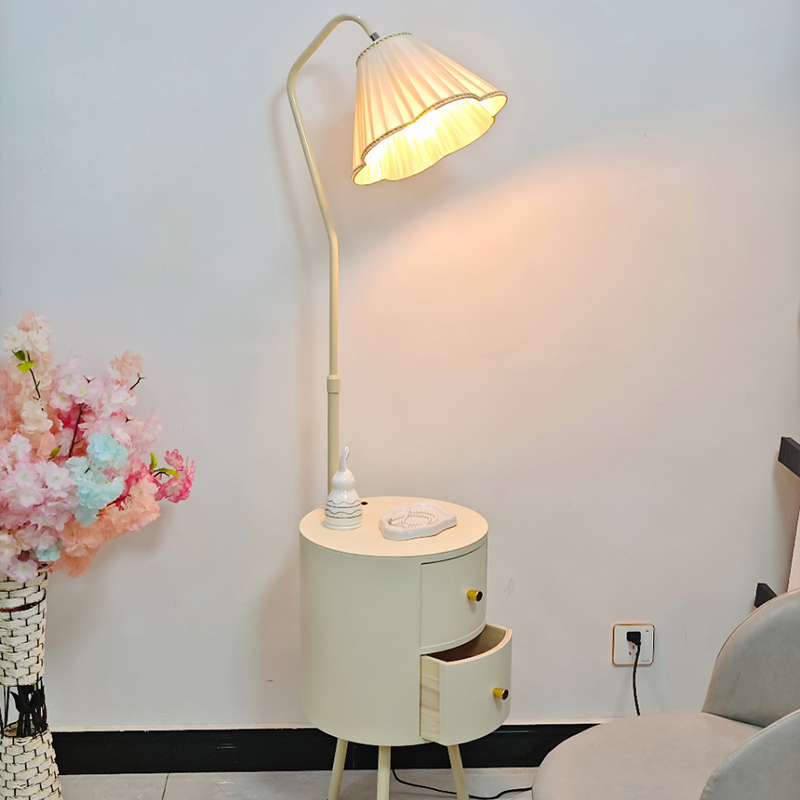 小红书推荐奶油风卧室落地灯台灯