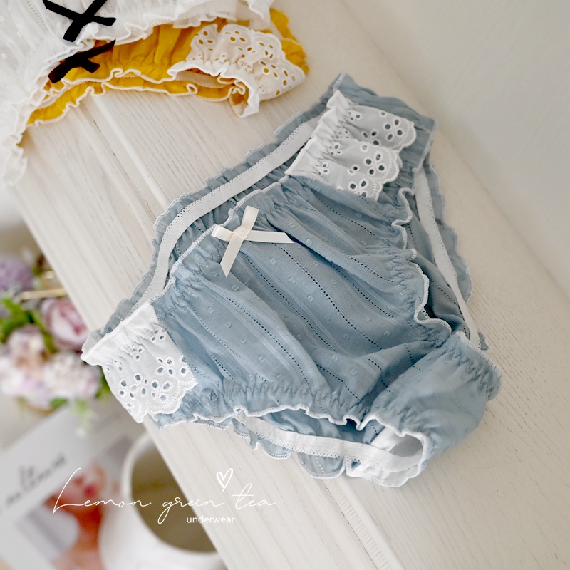 复古花瓣刺绣中低腰荷叶边内裤