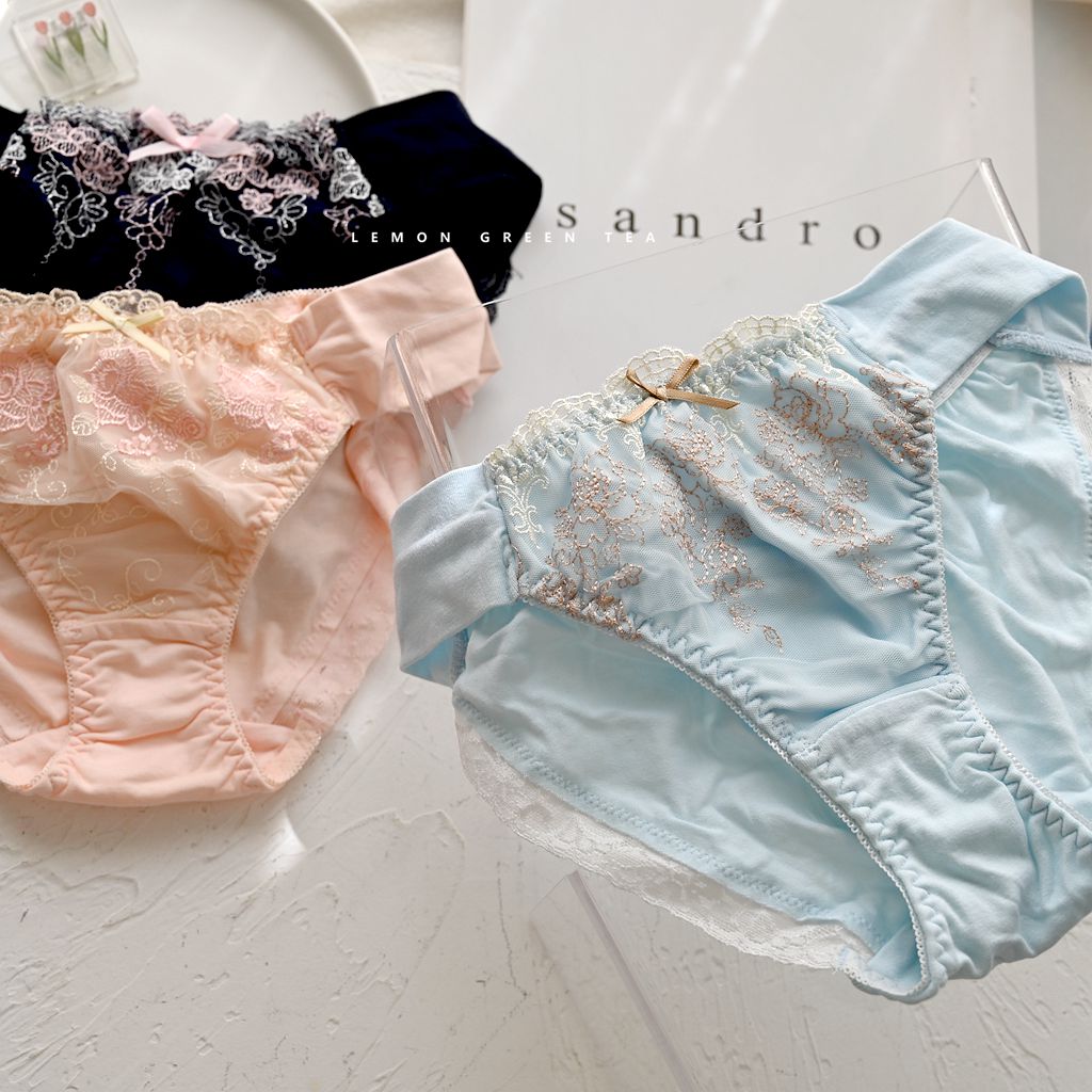 日单精致刺绣纯棉少女三角裤